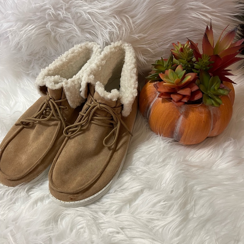Gypsy Jazz women’s bootie size 11 Tan